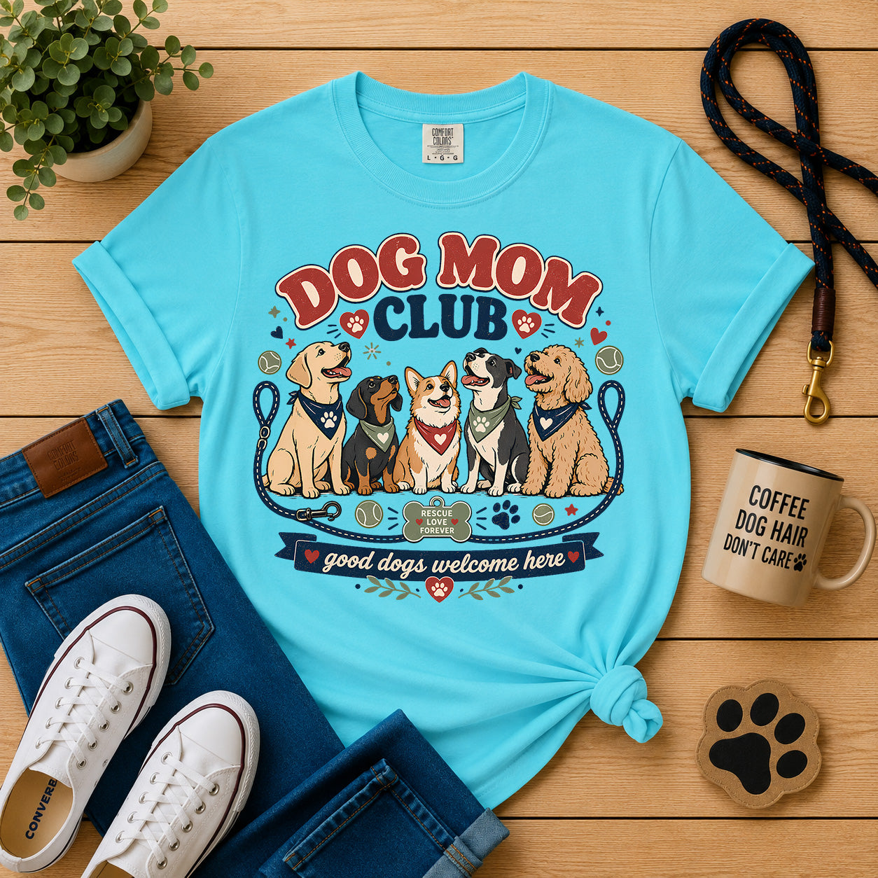 Dog Mom Club - Good Dogs Welcome Here Graphic Tee